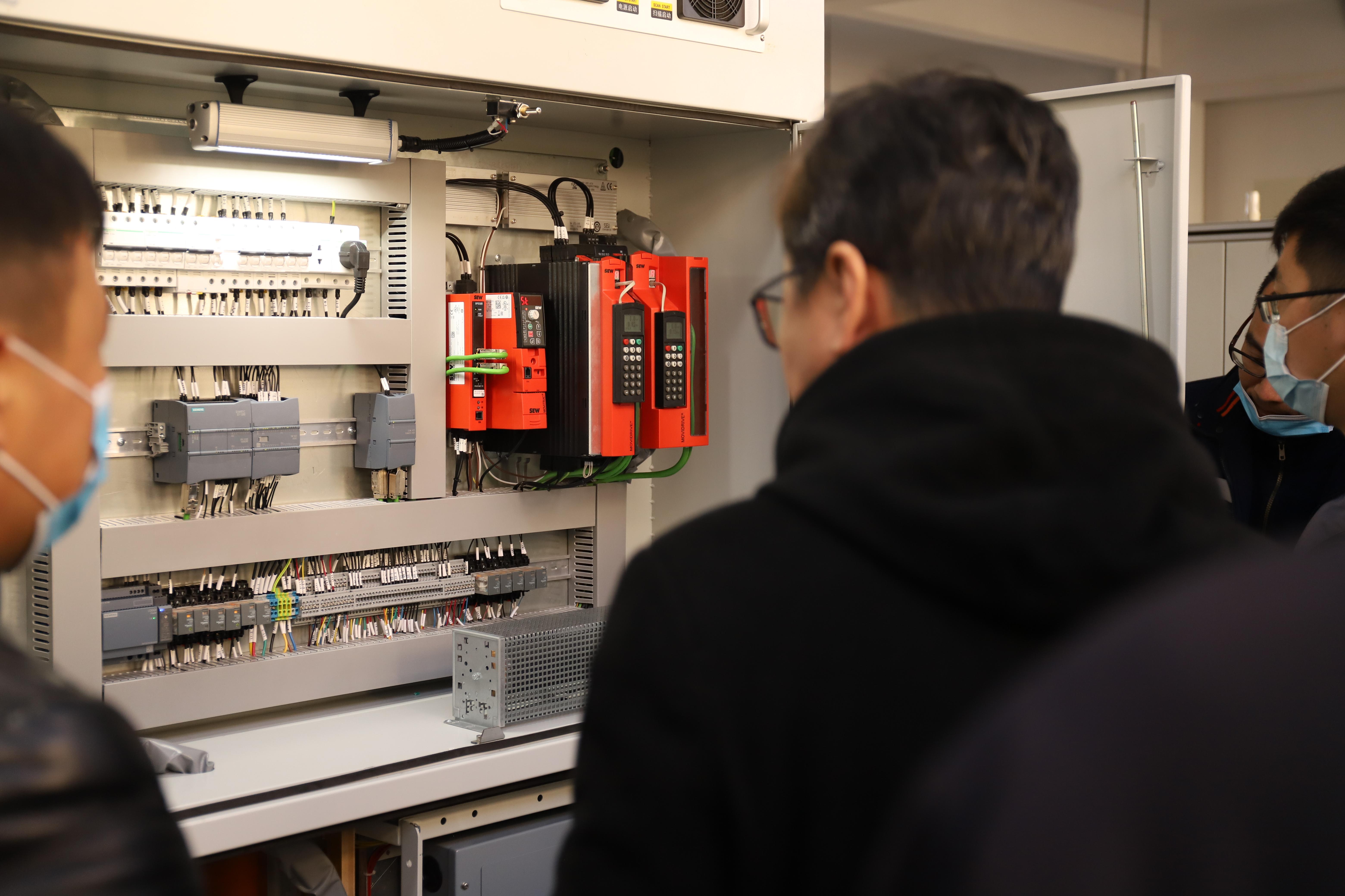 SEW-電機(jī)(蘇州)有限公司蒞臨我司進(jìn)行項目驗(yàn)收(圖7)