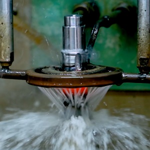 高頻淬火機對鋼進行淬火時有哪些要求？常用的淬火介質(zhì)有哪些？